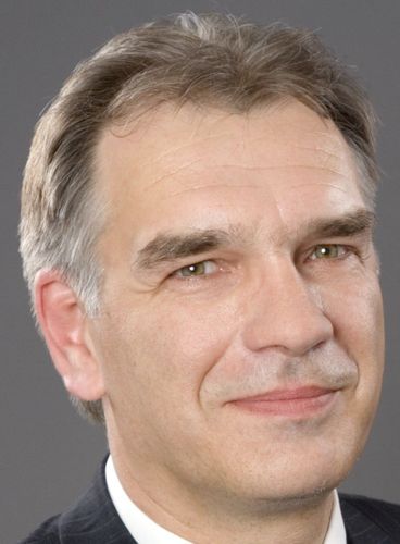 small_speaker_peter_gluchowski_e8e957d40a_B_MY
